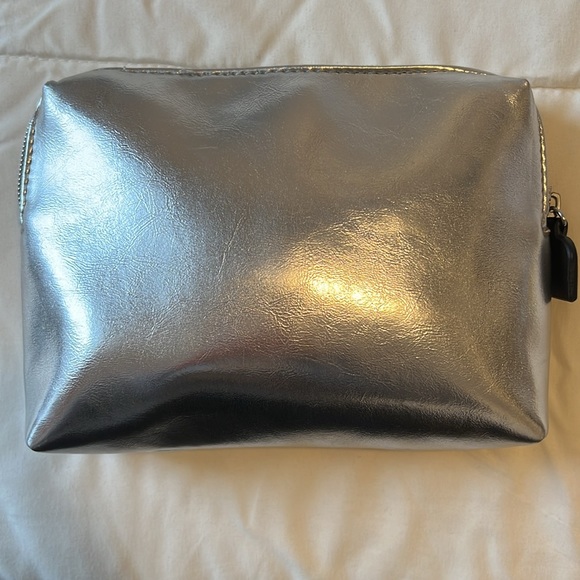 Hopper Travel Kit ✈️ - Picture 5 of 5